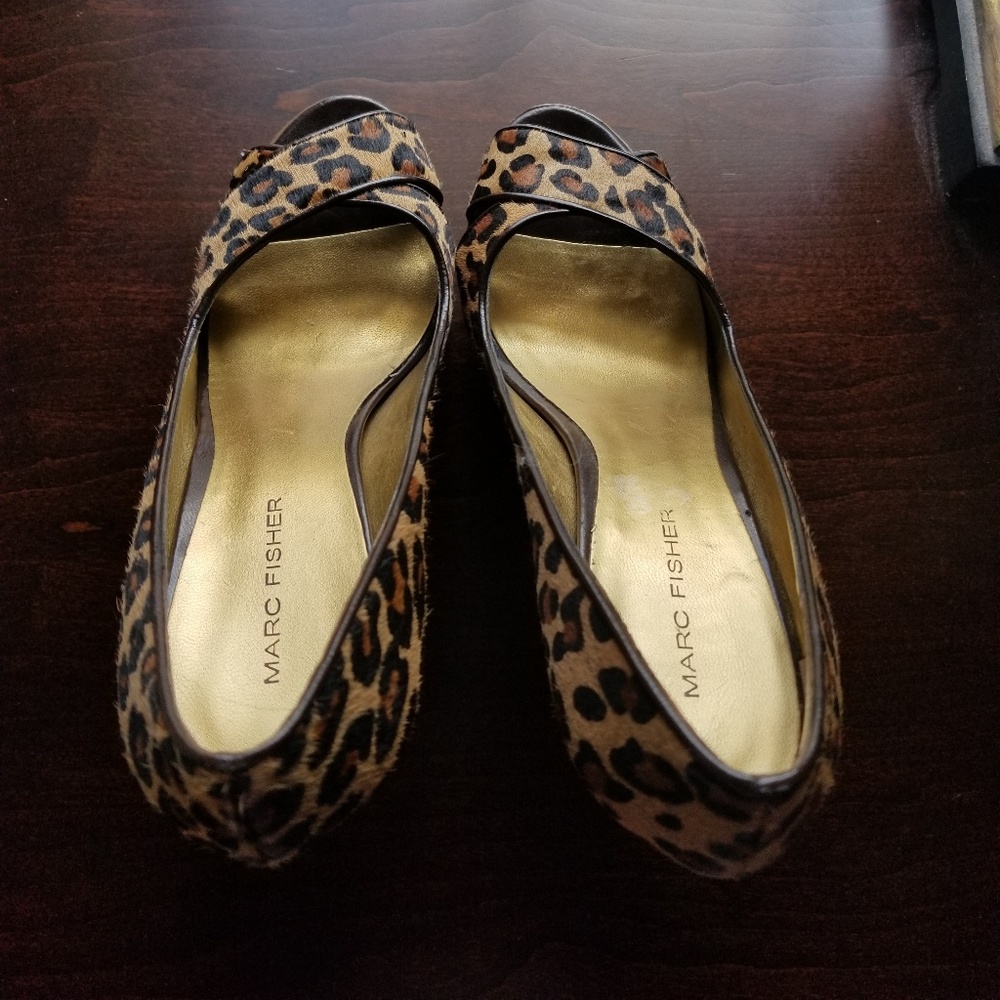Marc Fisher peep toe pump